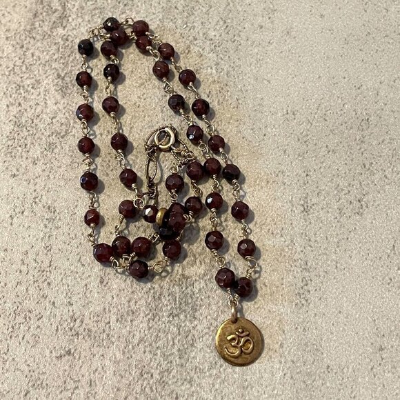 OHM OM Medallion Genuine Garnet Bead .925 Sterling Vermeil Pendant Necklace - Picture 2 of 5